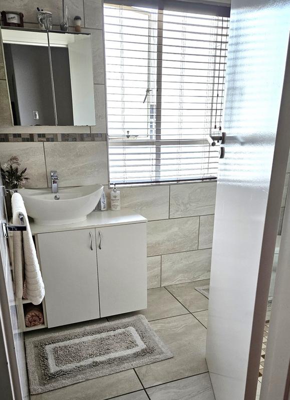 To Let 3 Bedroom Property for Rent in Bellville Western Cape